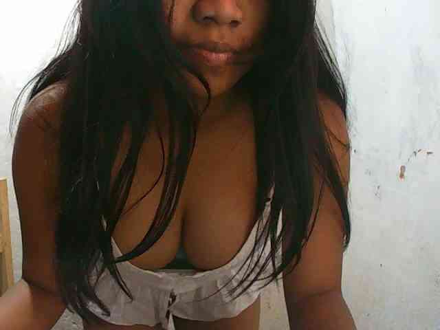 Sarah-001 webcam