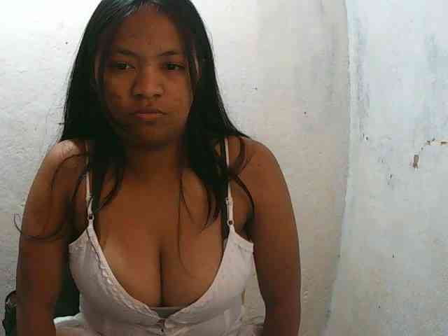 Sarah-001 webcam