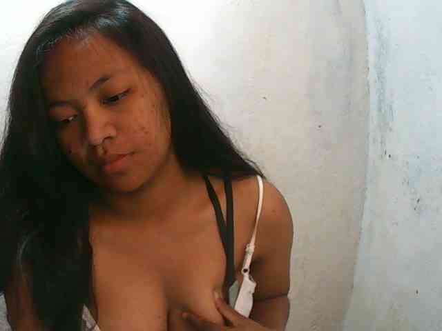 Sarah-001 webcam