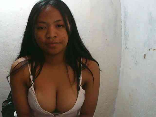 Sarah-001 webcam