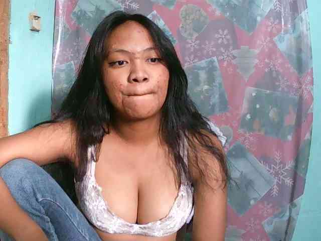 Sarah-001 webcam