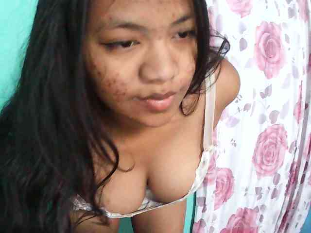 Sarah-001 webcam