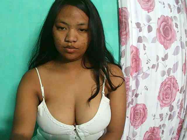 Sarah-001 webcam