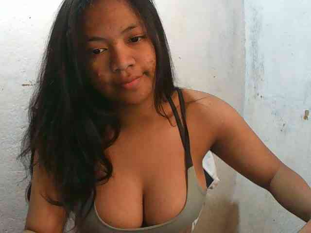 Sarah-001 webcam
