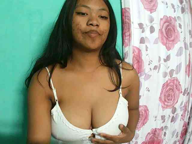 Sarah-001 webcam