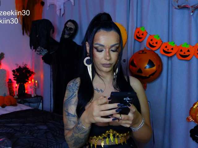 Iammazeekiin30xx live cam on BongaCams