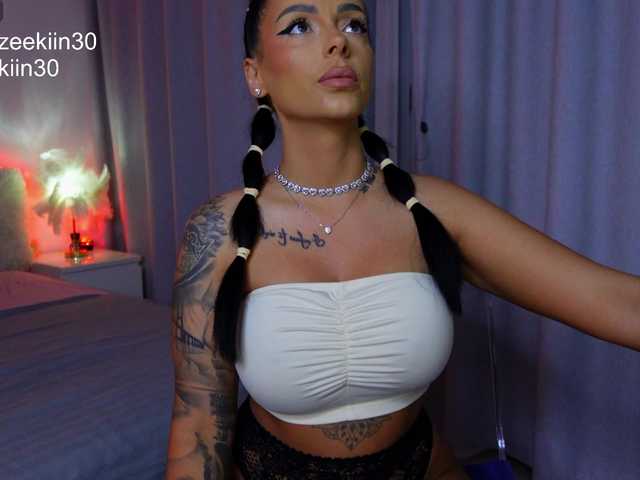 Iammazeekiin30xx live cam preview