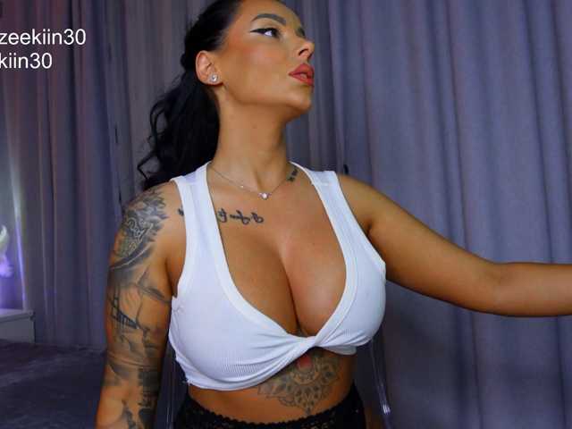 Iammazeekiin30xx live cam on BongaCams