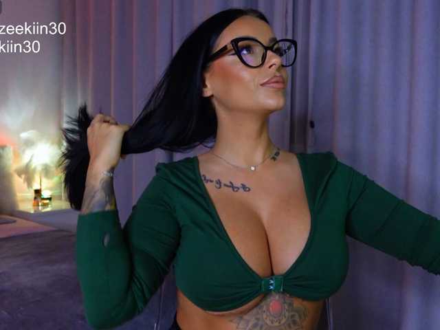 Iammazeekiin30xx live cam on BongaCams