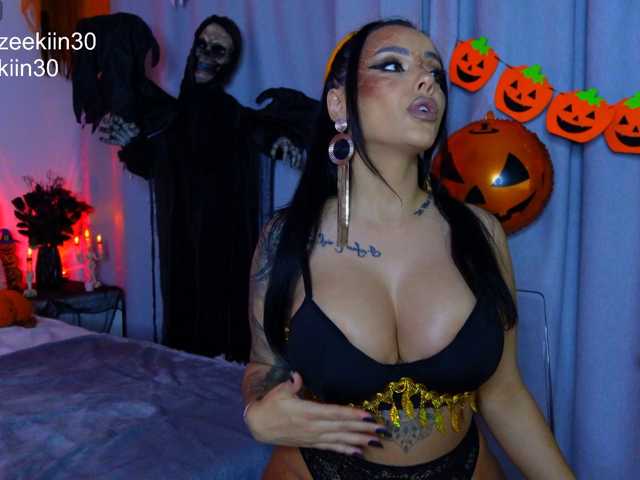 Iammazeekiin30xx live cam on BongaCams