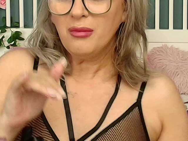 CougarMilf live webcam show