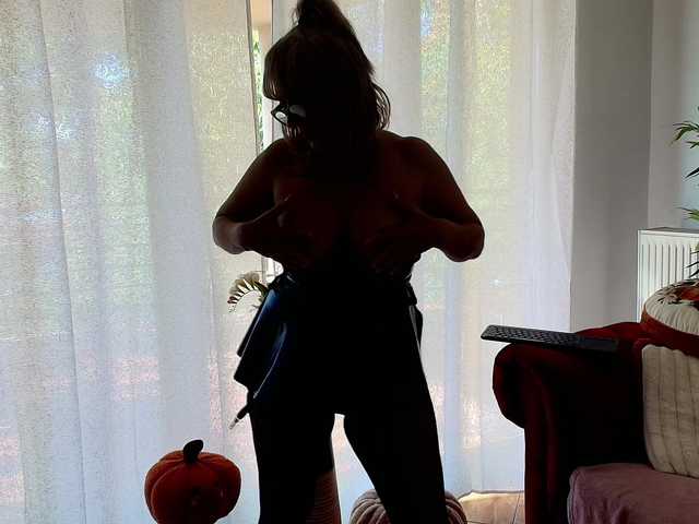 CougarMilf live cam preview