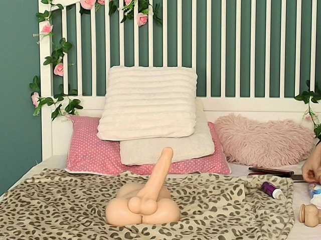 CougarMilf live webcam show
