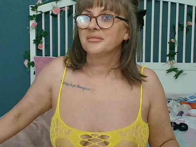 CougarMilf webcam