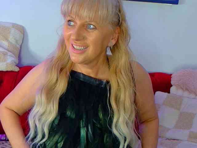 CougarMilf webcam