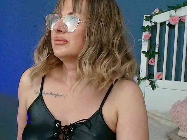 CougarMilf webcam