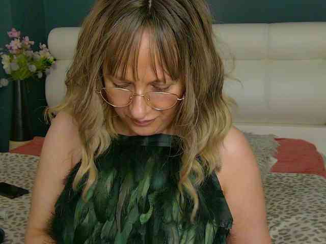 CougarMilf webcam