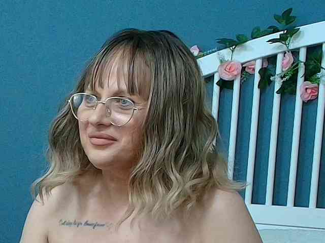 CougarMilf webcam
