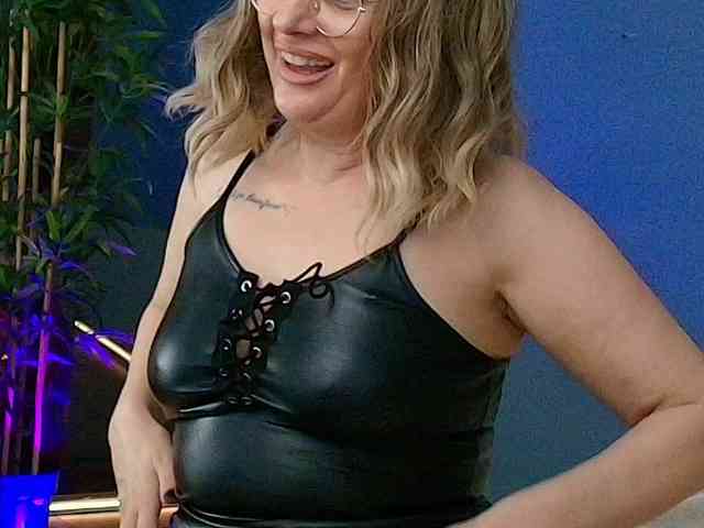CougarMilf webcam