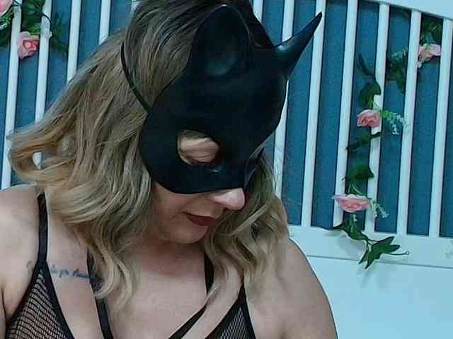 CougarMilf webcam