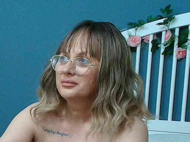 CougarMilf webcam