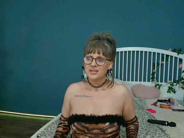 CougarMilf webcam