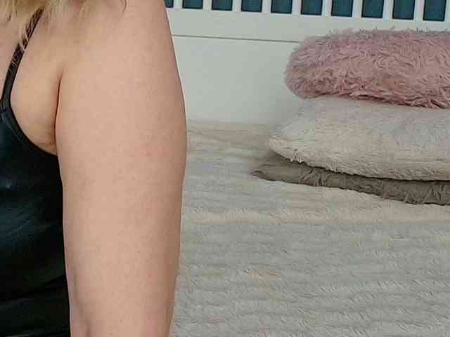 CougarMilf webcam