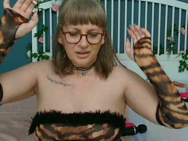 CougarMilf webcam