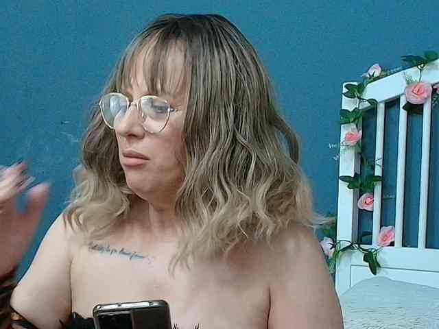 CougarMilf webcam