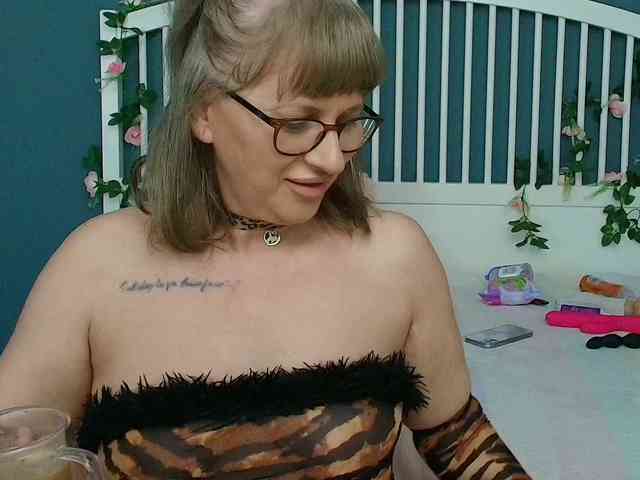 CougarMilf webcam