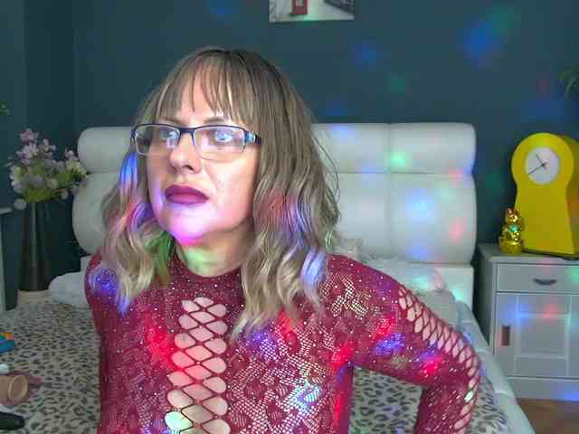 CougarMilf webcam