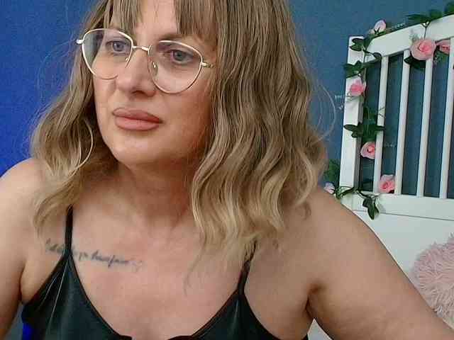 CougarMilf webcam
