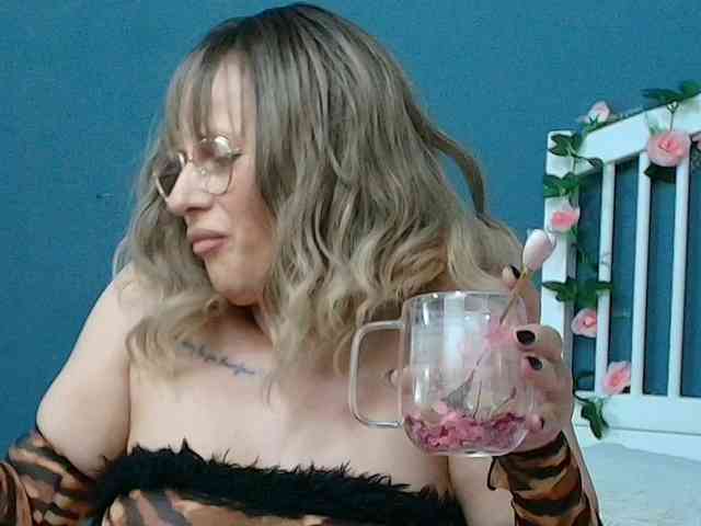 CougarMilf webcam
