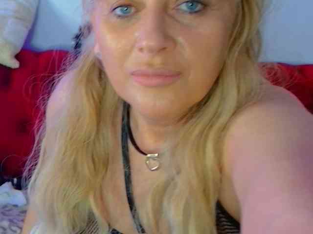 CougarMilf webcam