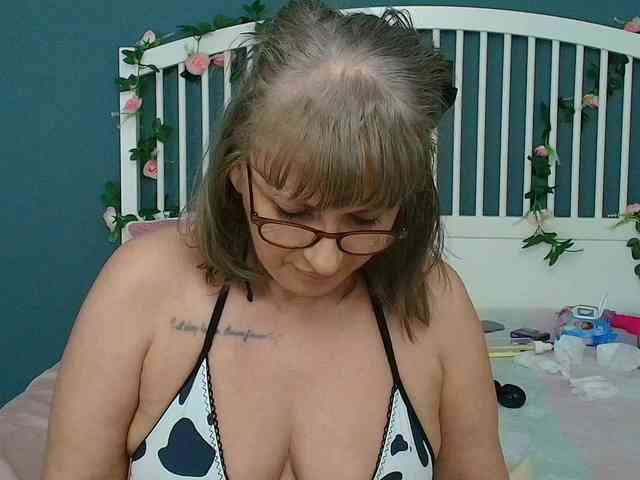 CougarMilf webcam