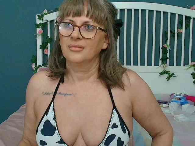 CougarMilf webcam