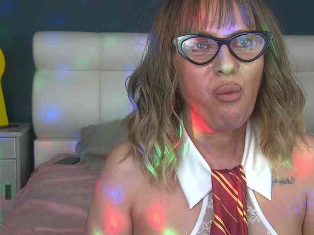 CougarMilf webcam