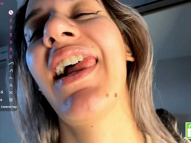 CristenViramontas live cam on BongaCams