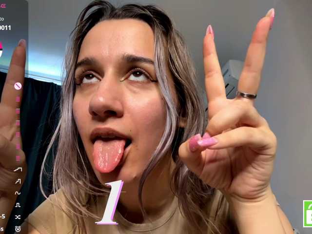 CristenViramontas live cam on BongaCams