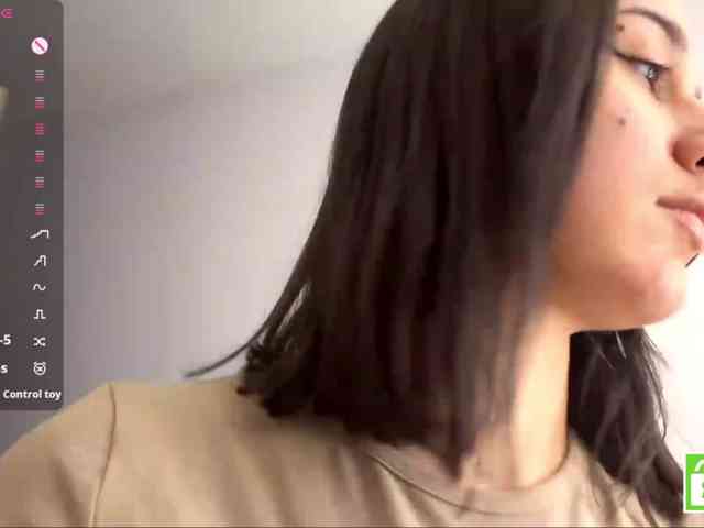CristenViramontas live female cam on bongacams