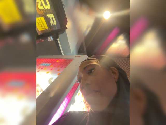 AdviceColumn live cam on BongaCams