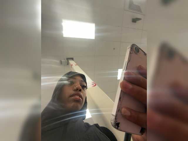 KKWskims live webcam show