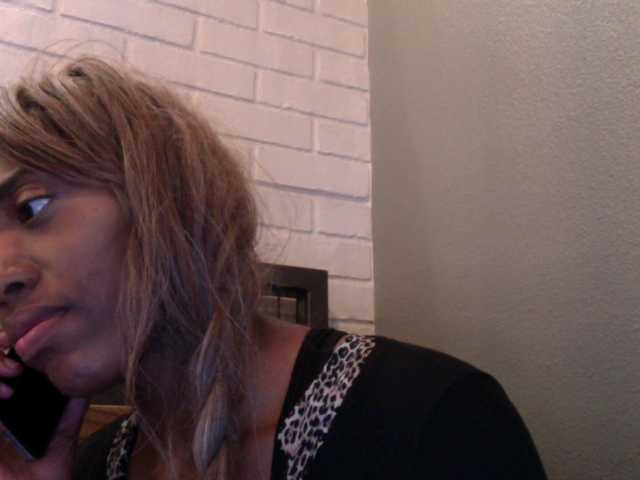 AdviceColumn live cam on BongaCams