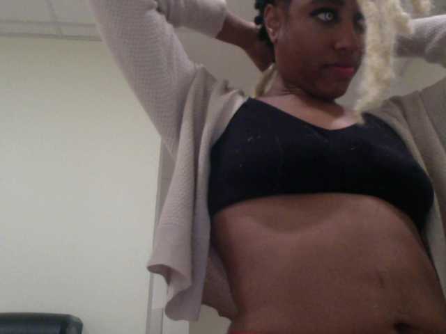 AdviceColumn's BongaCams show and profile