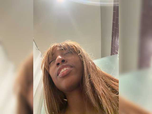 AdviceColumn live cam on BongaCams