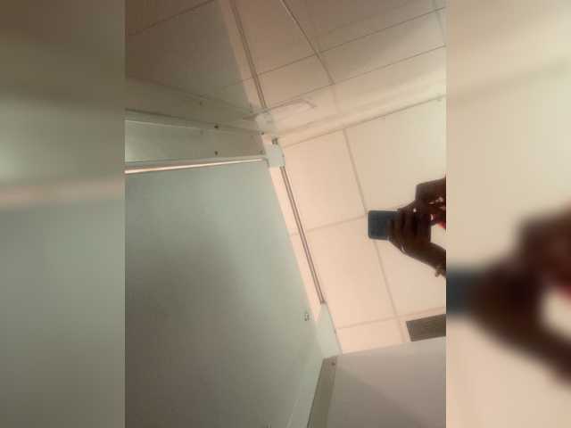 AdviceColumn's BongaCams show and profile