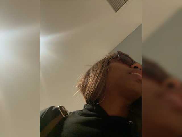 AdviceColumn live cam on BongaCams