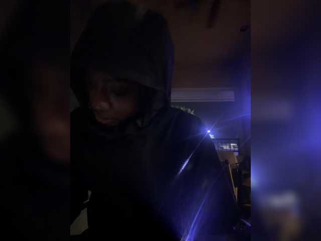 KKWskims live webcam show