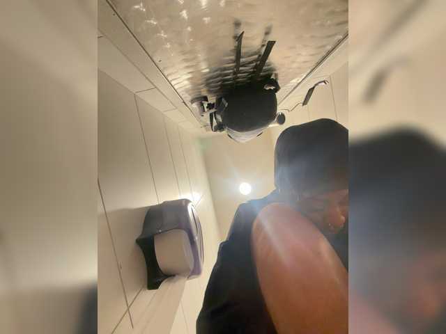 AdviceColumn live webcam show