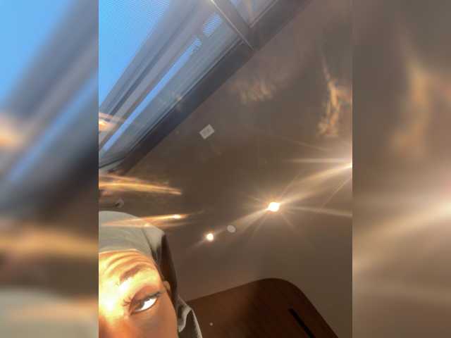 KKWskims live webcam show